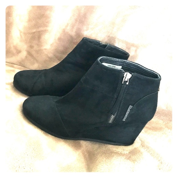 walking boots womens salomon